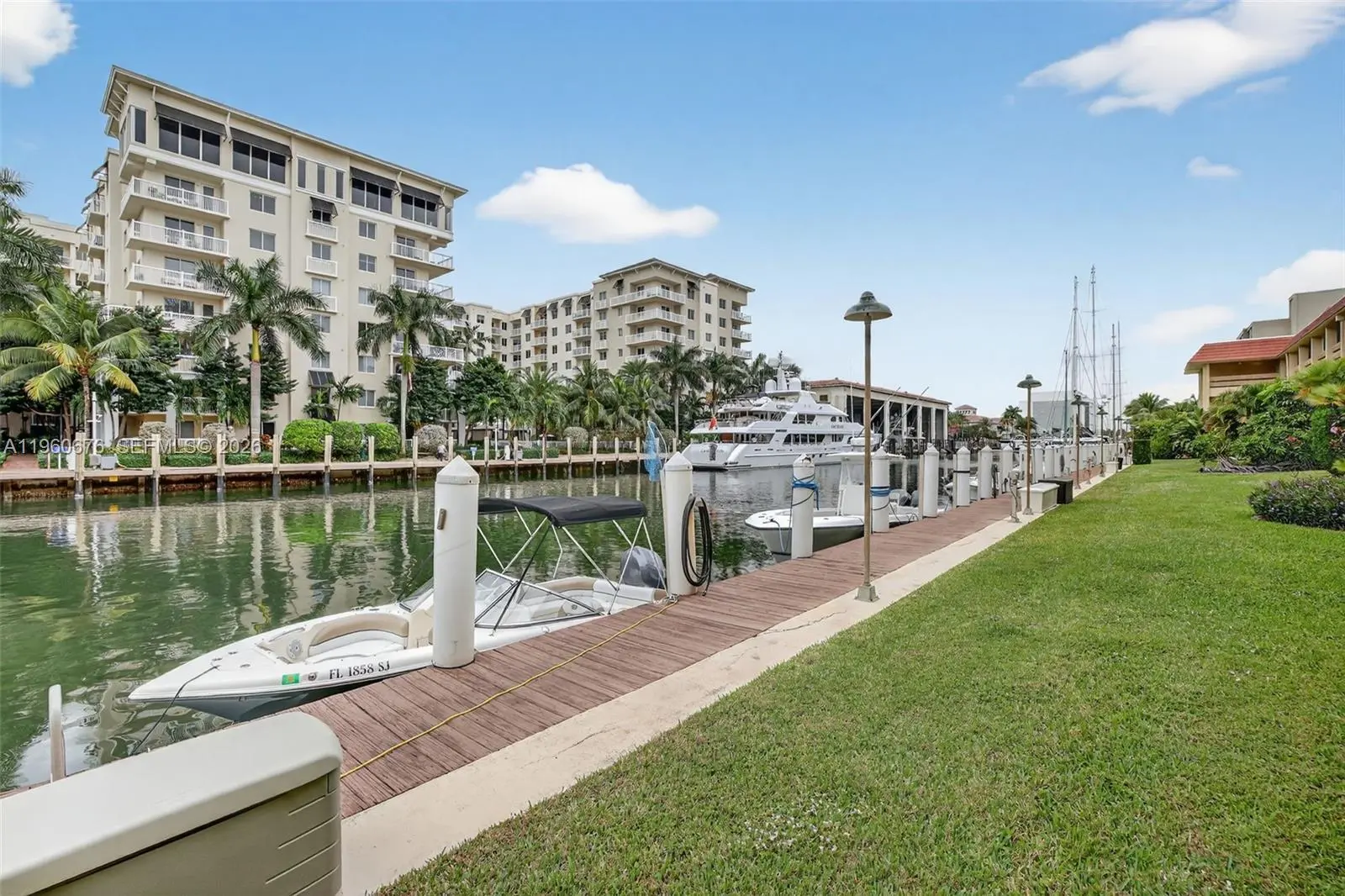 Photo of Listing #A11960676