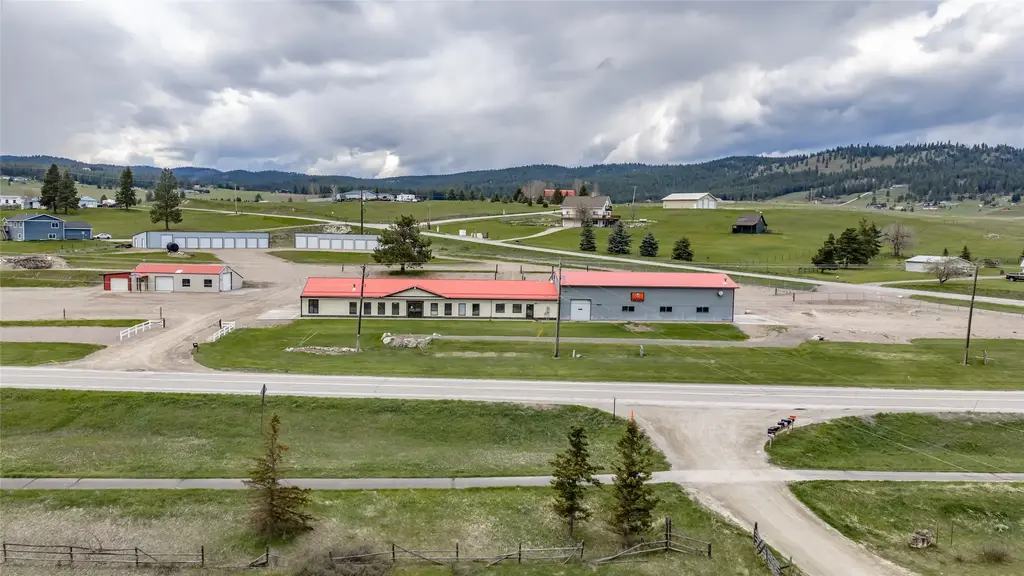 2765 Us Hwy 2 W, Kalispell
