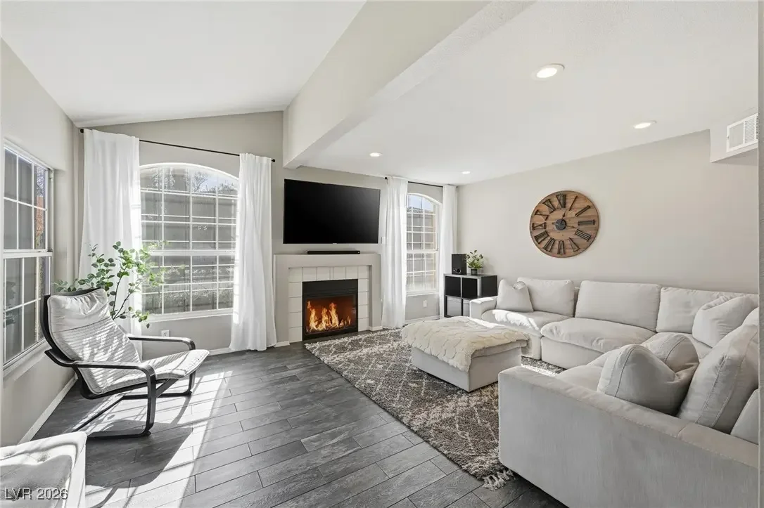 Photo of Listing #2753870