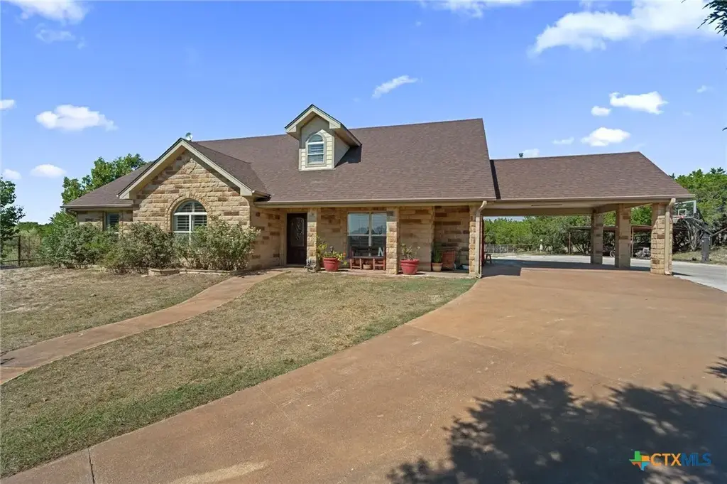 2804 Cr 1045, Lampasas