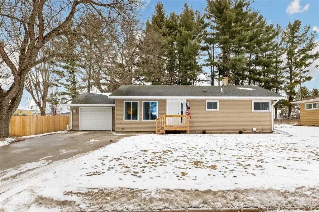 321 Gilwest Street Street, Black River Falls