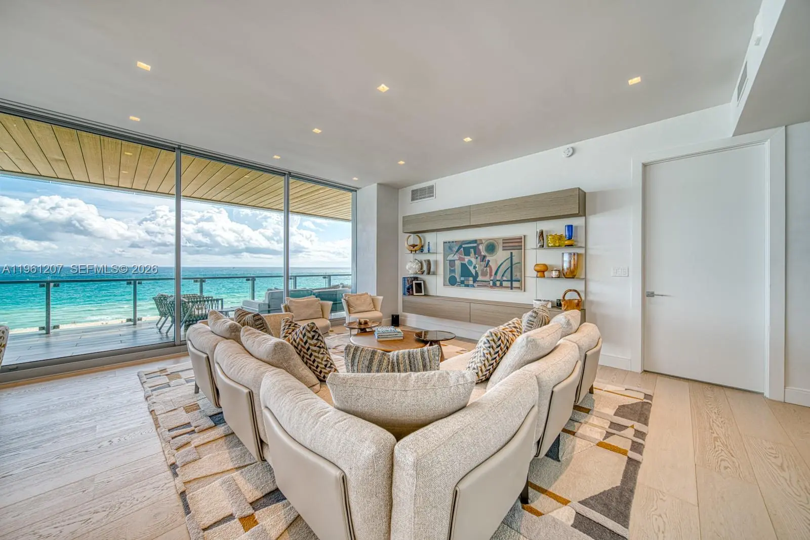 Photo of Listing #A11961207