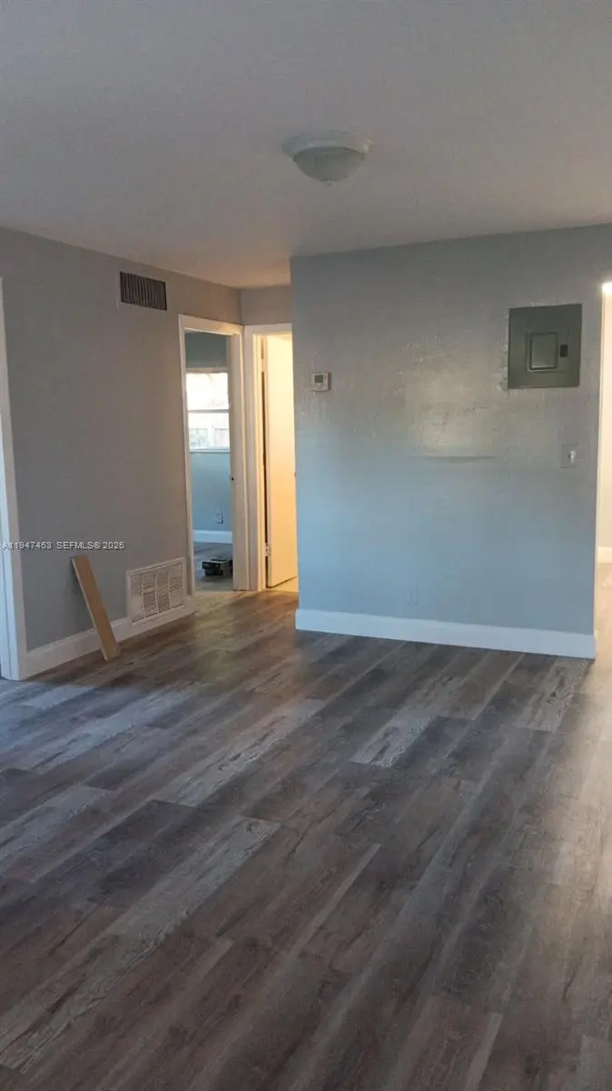 Photo of Listing #A11947463