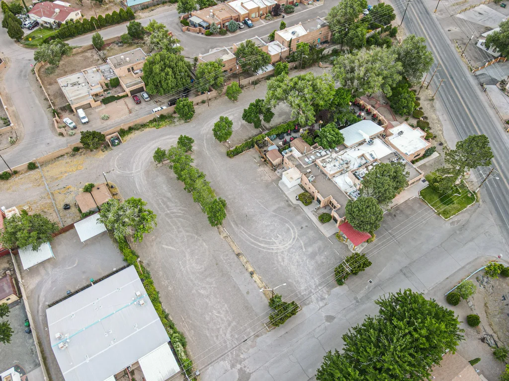 8032 4th Street Nw, Los Ranchos