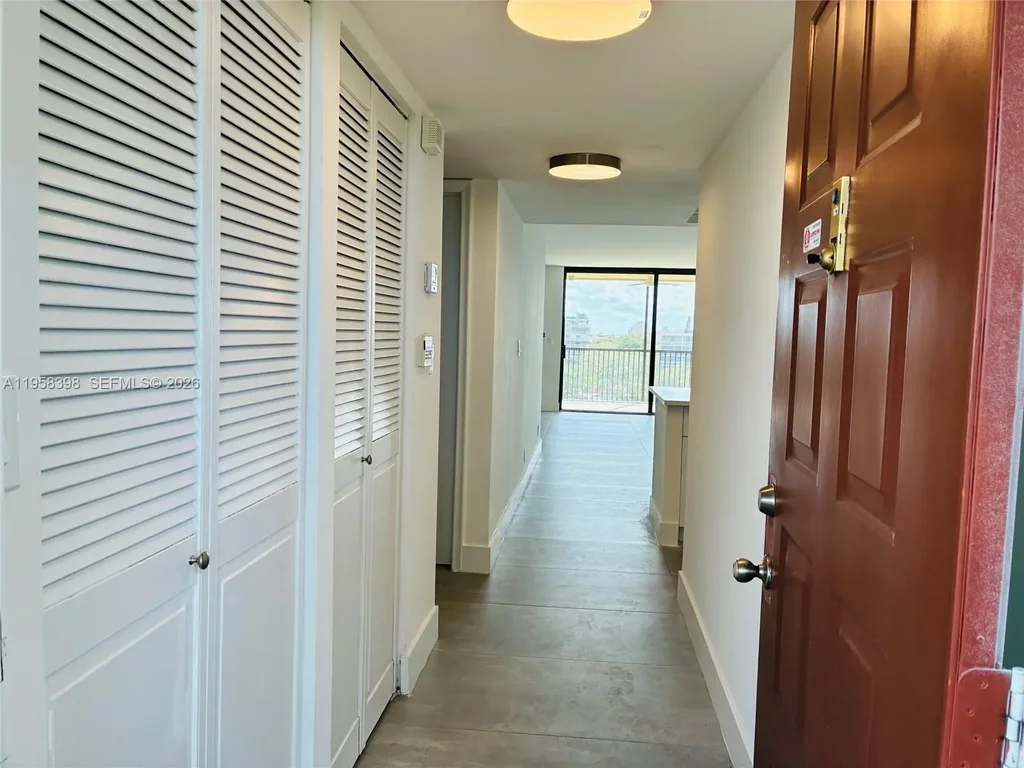 7050 Nw 44th St 708, Lauderhill