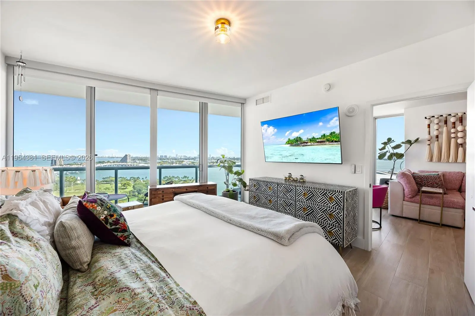 Photo of Listing #A11954381