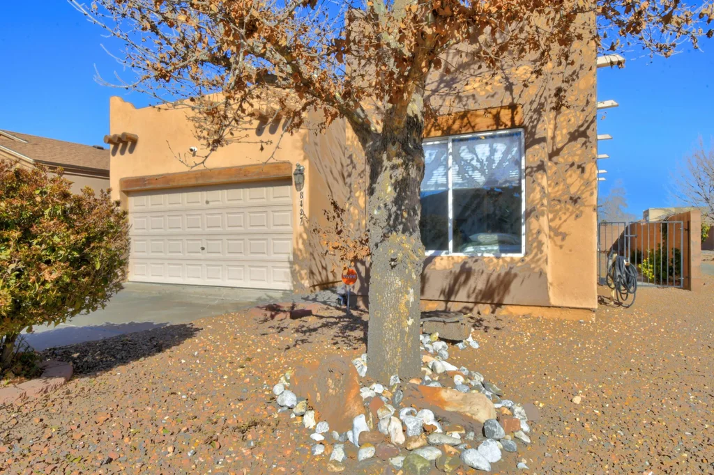 8427 Llano Vista Avenue Sw, Albuquerque