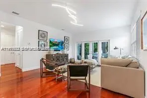 Photo of Listing #A11961683