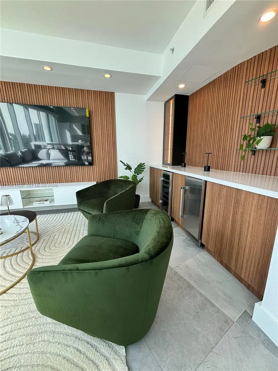 Photo of Listing #A11961820