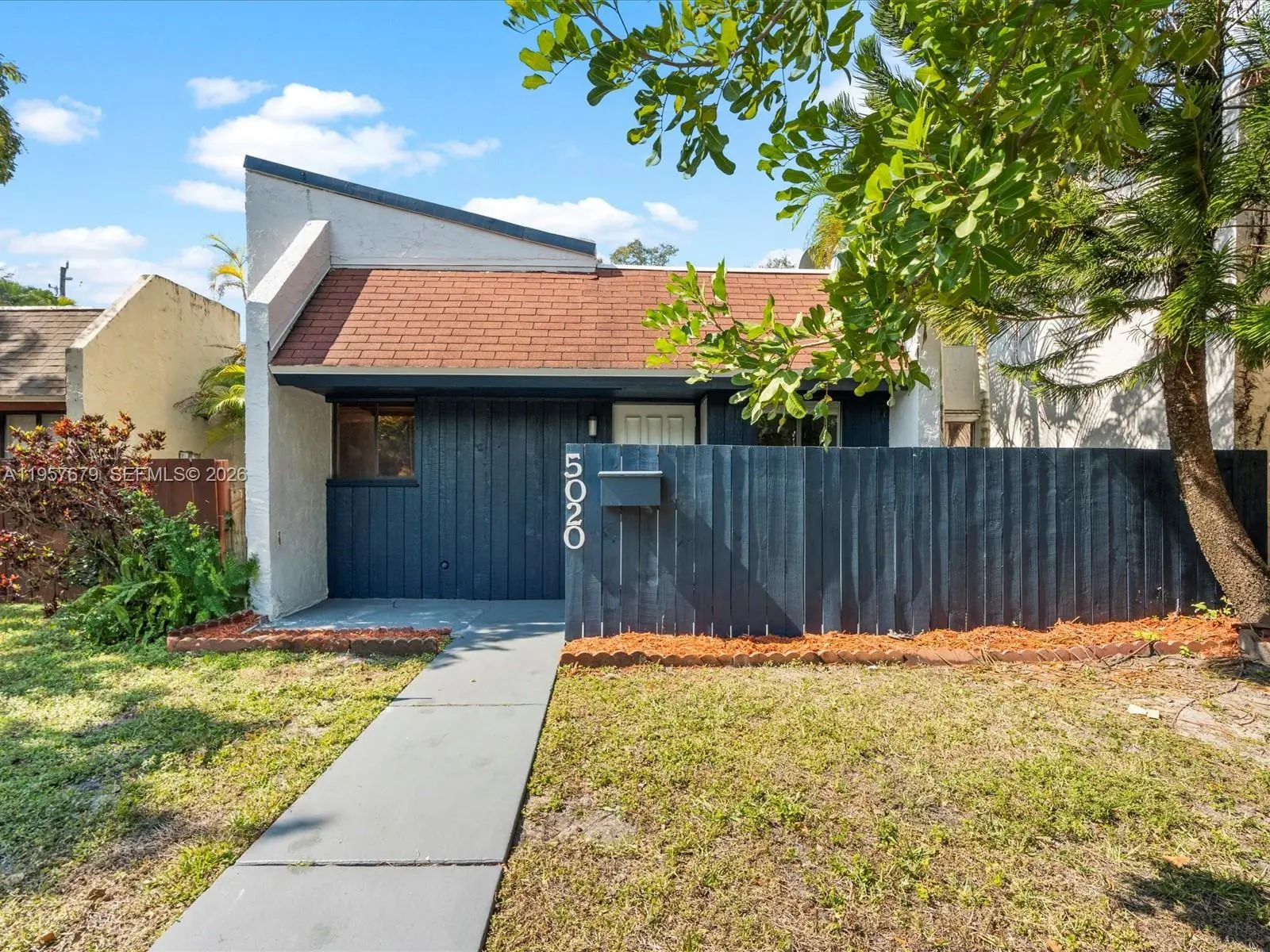 Photo of Listing #A11957679