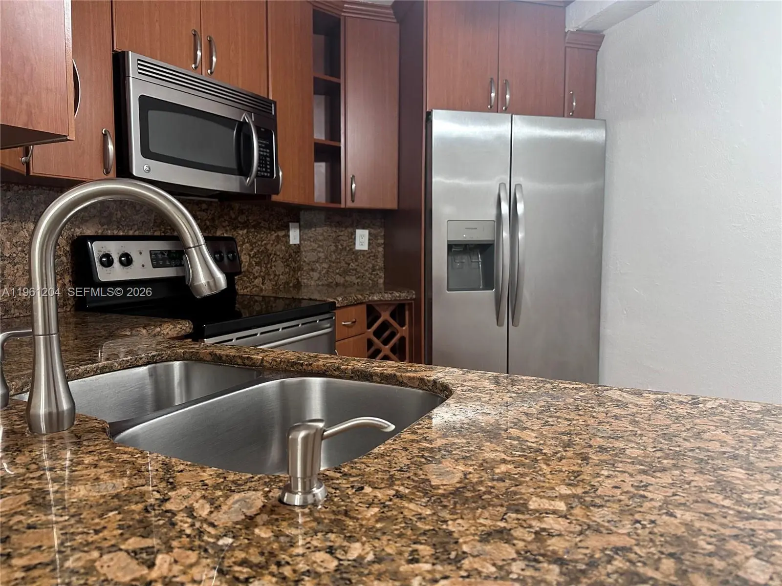 Photo of Listing #A11961204