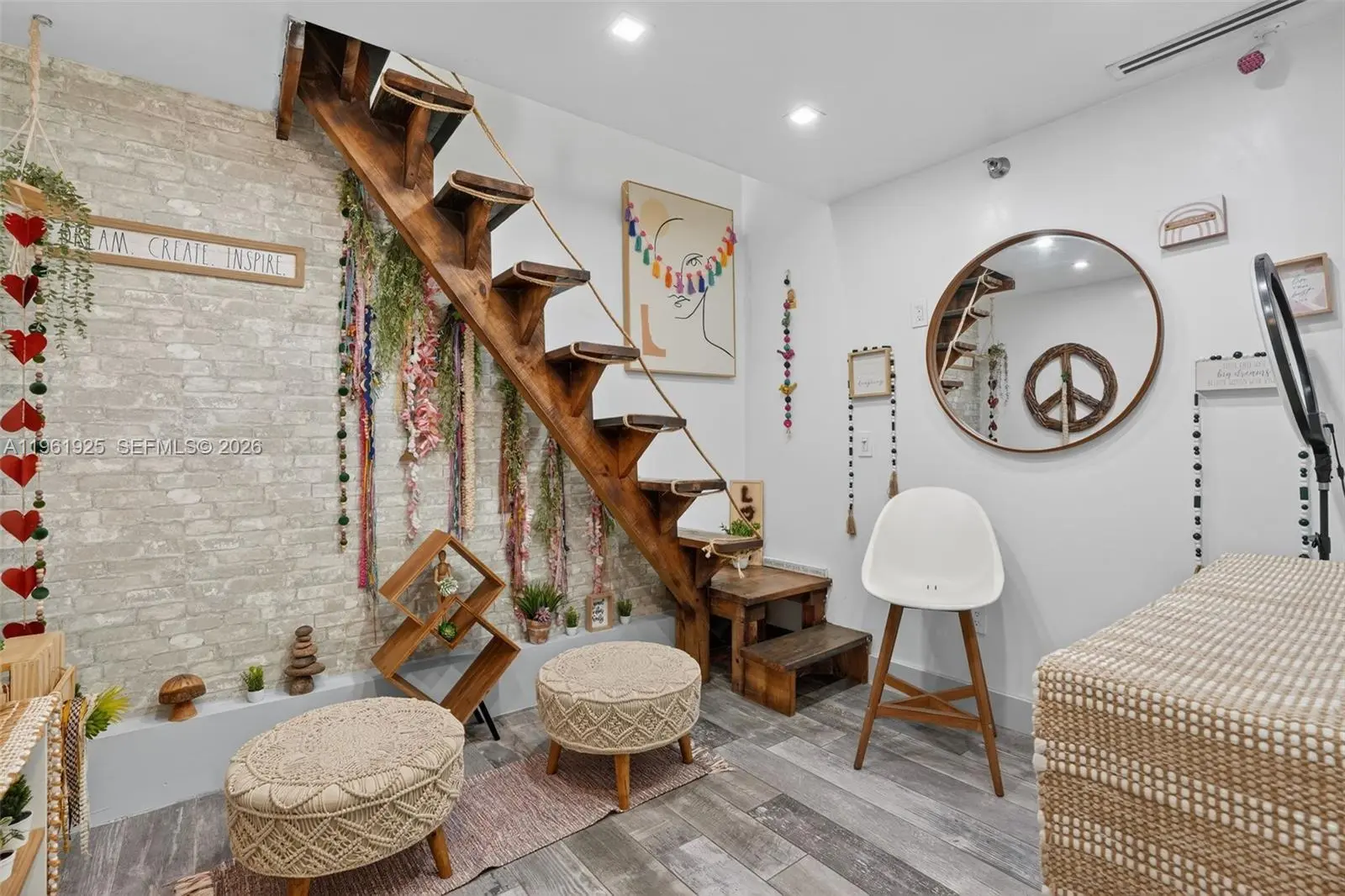 Photo of Listing #A11961925