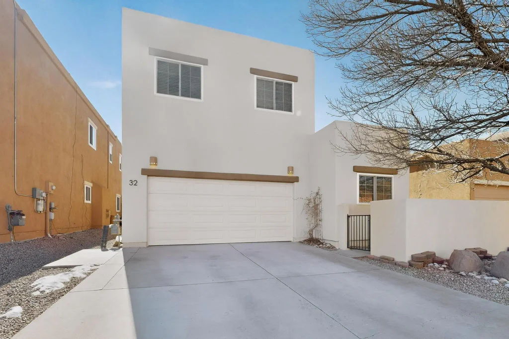 32 Sunset Canyon Lane, Santa Fe