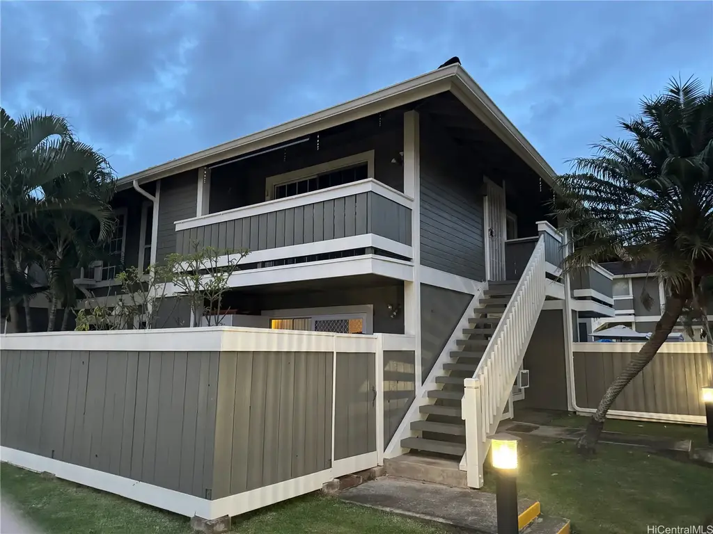 94-1059 Oli Loop # B7, Waipahu