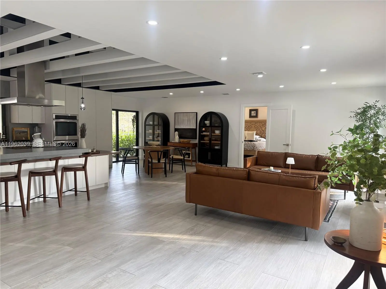 Photo of Listing #A11962039