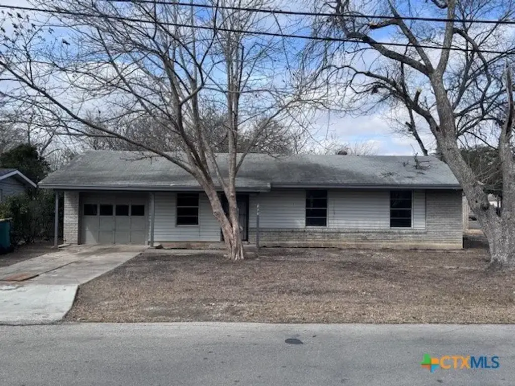 103 Avenue E Street, Converse