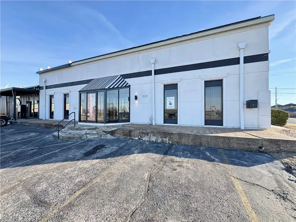 555a N 13th Street Ste 12, Rogers
