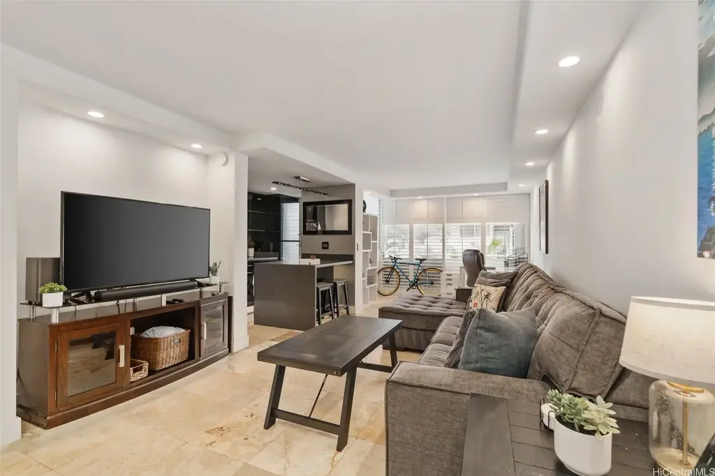 3027 Pualei Circle # 204, Honolulu