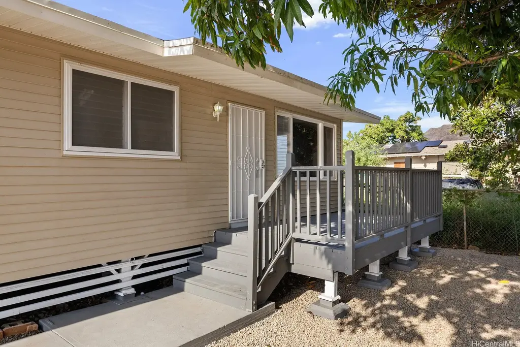 87-1885 Holomalia Street, Waianae