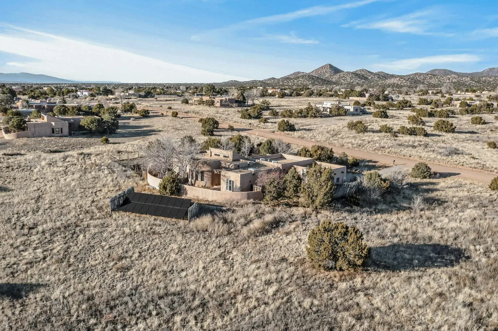 33 Moya Loop, Santa Fe