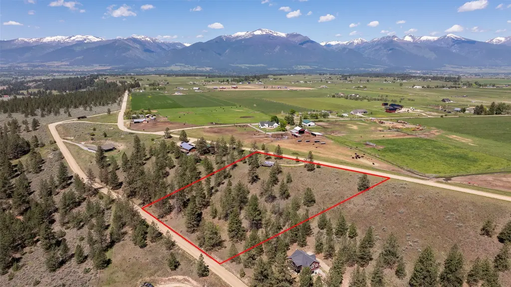2019 S Sunset Bench Road, Stevensville