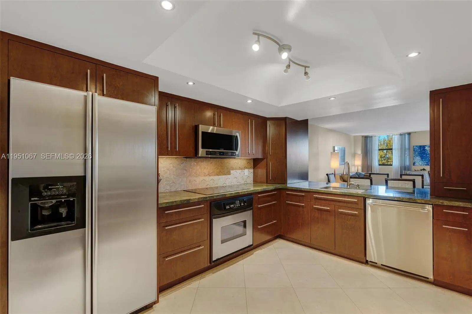 Photo of Listing #A11951067