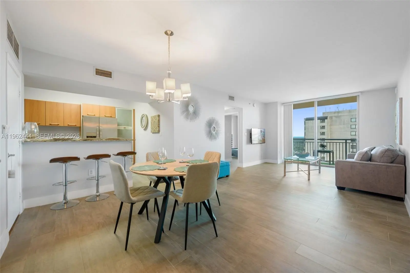 Photo of Listing #A11962444