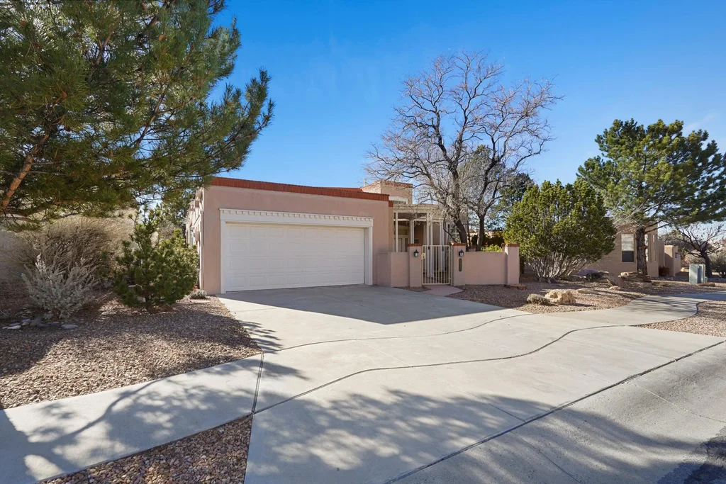 6515 Alpine Trail Street Ne, Albuquerque