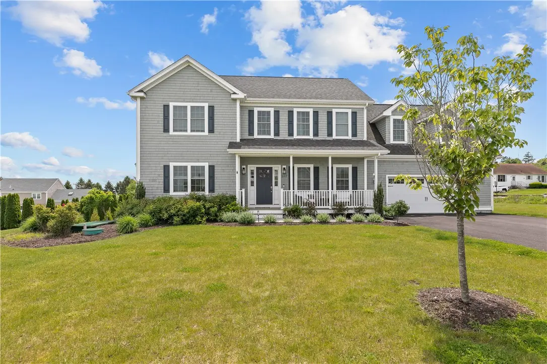 142 Ferreira Ave, Portsmouth