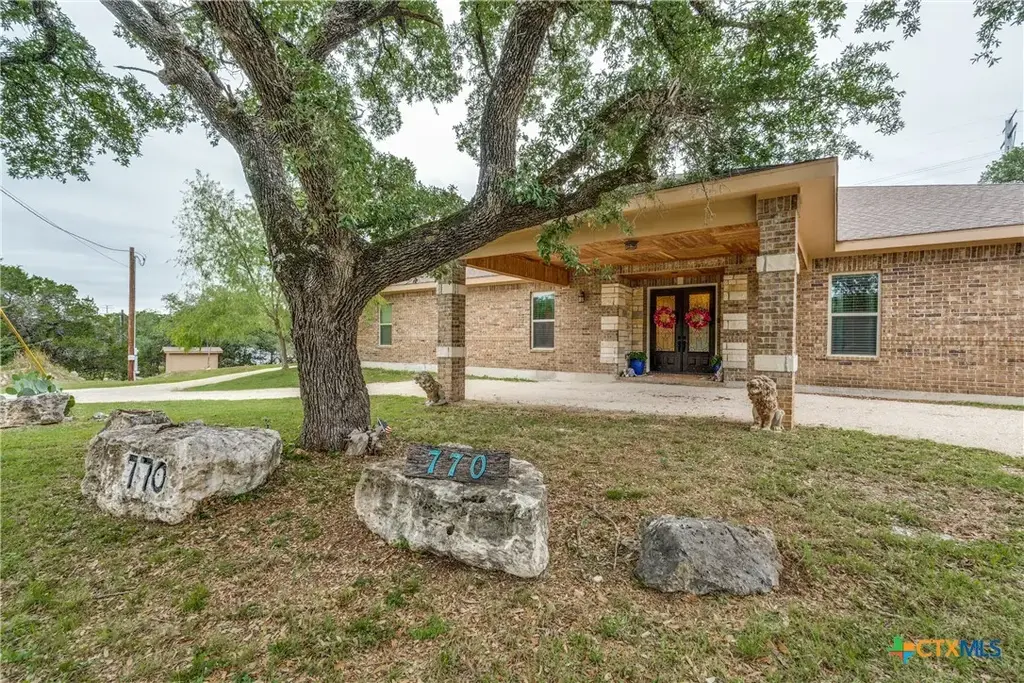 770 Lone Oak Road, New Braunfels