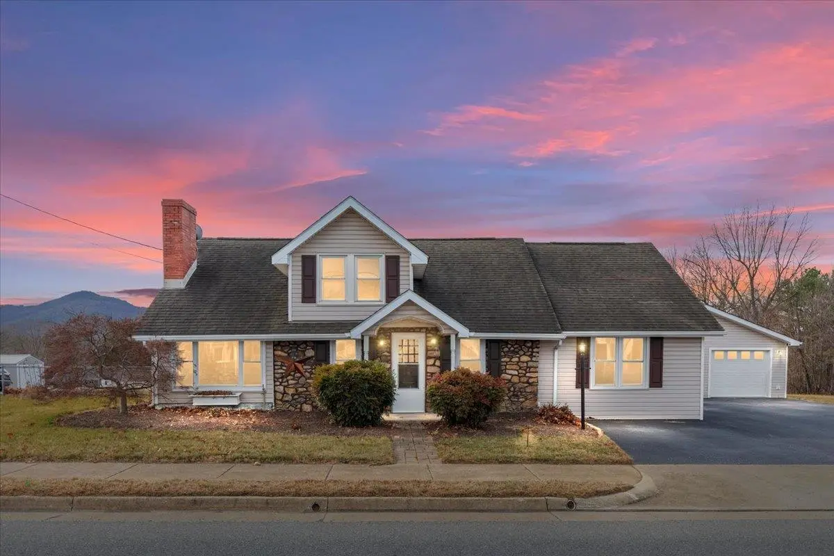 961 Main St W, Stanley