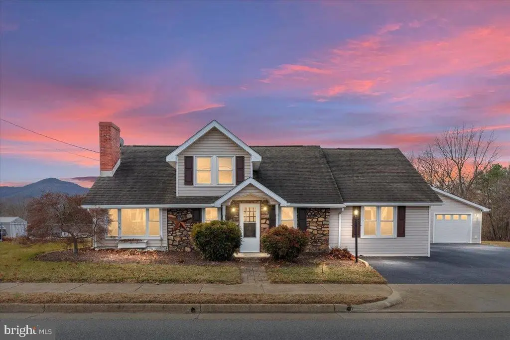 961 Main St W, Stanley