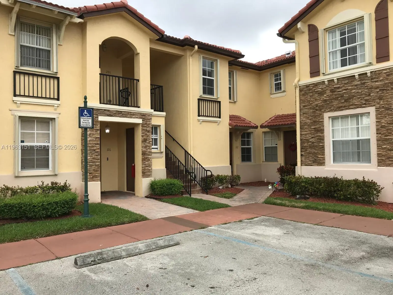 Photo of Listing #A11963151