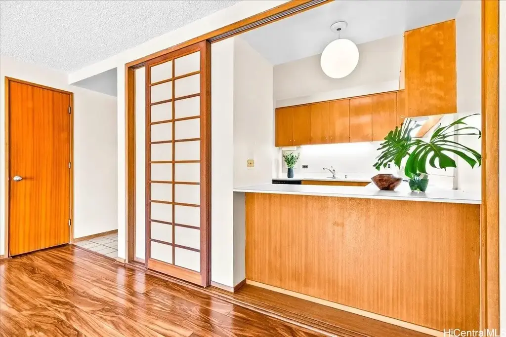 1350 Ala Moana Boulevard # 810, Honolulu