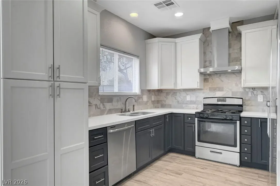 Photo of Listing #2755626