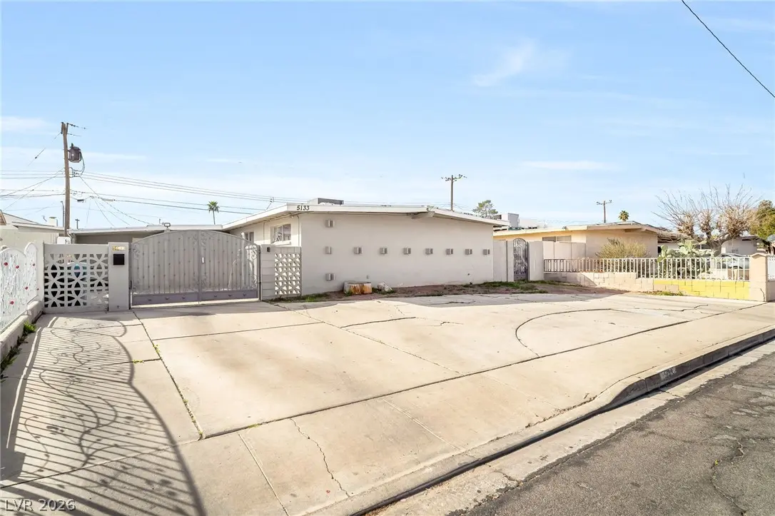 Photo of Listing #2755648