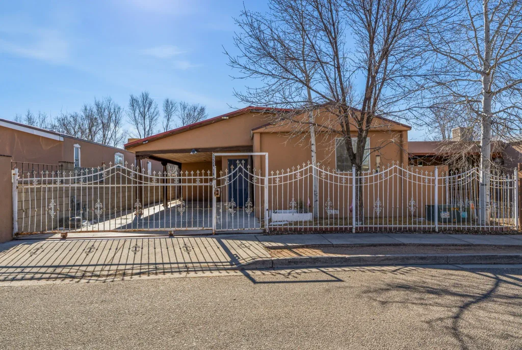 5224 Joshua Ln, Santa Fe