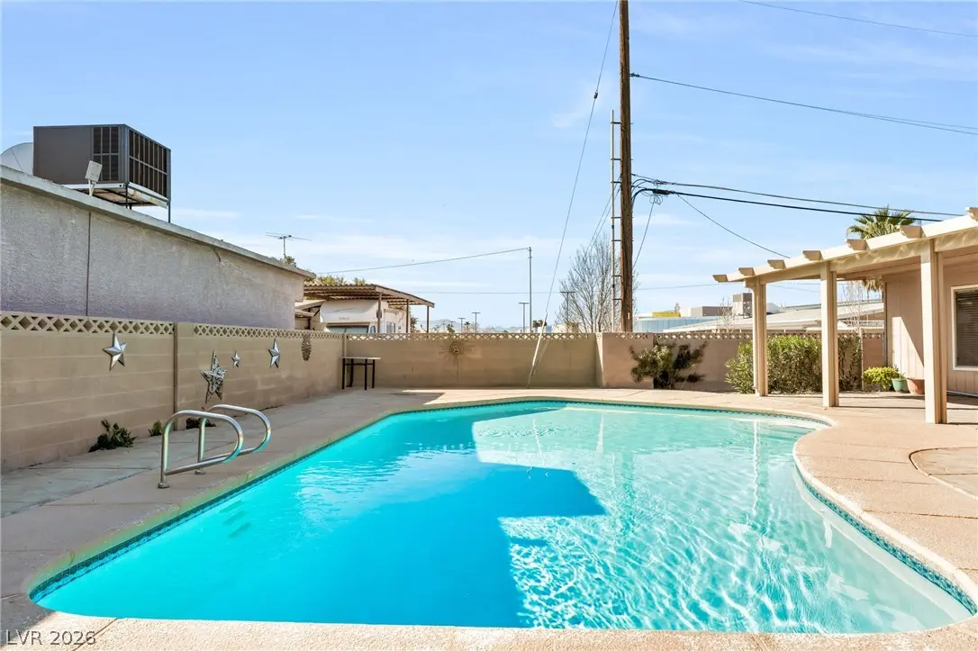 Photo of Listing #2754444