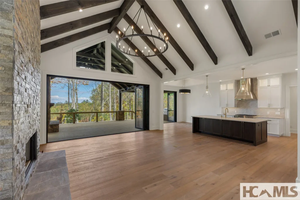 2385 Magnolia Drive, Highlands