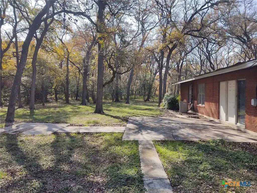 2112 N Interstate 35, San Marcos