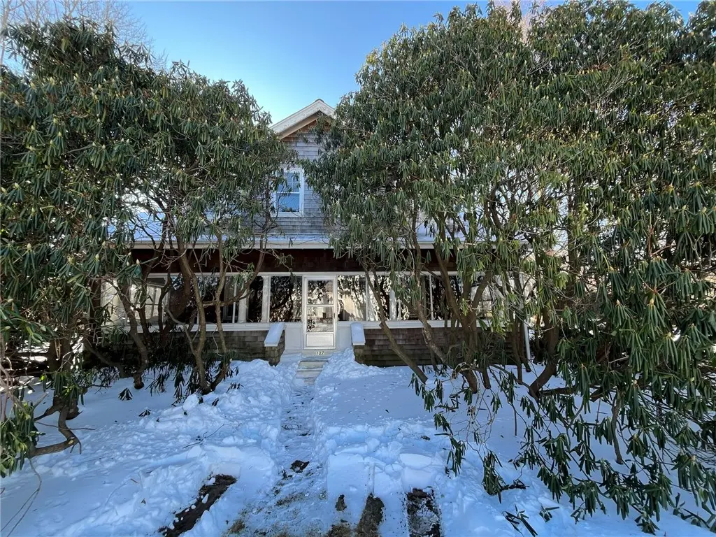 127 Longfellow Rd, Jamestown