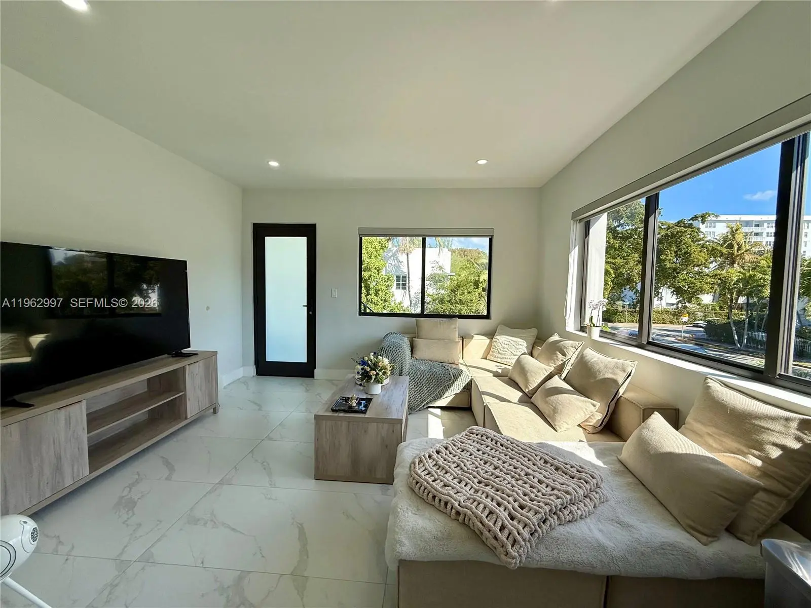 Photo of Listing #A11962997