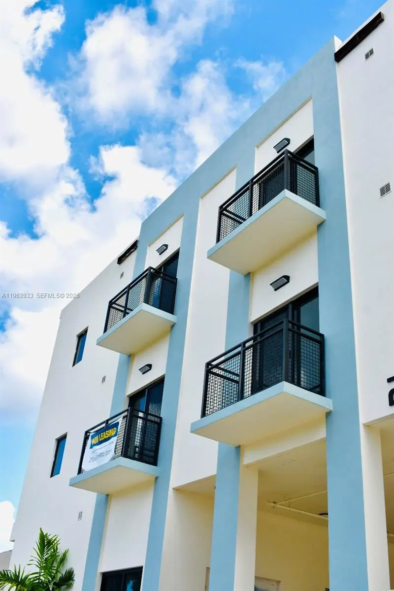 Photo of Listing #A11963933