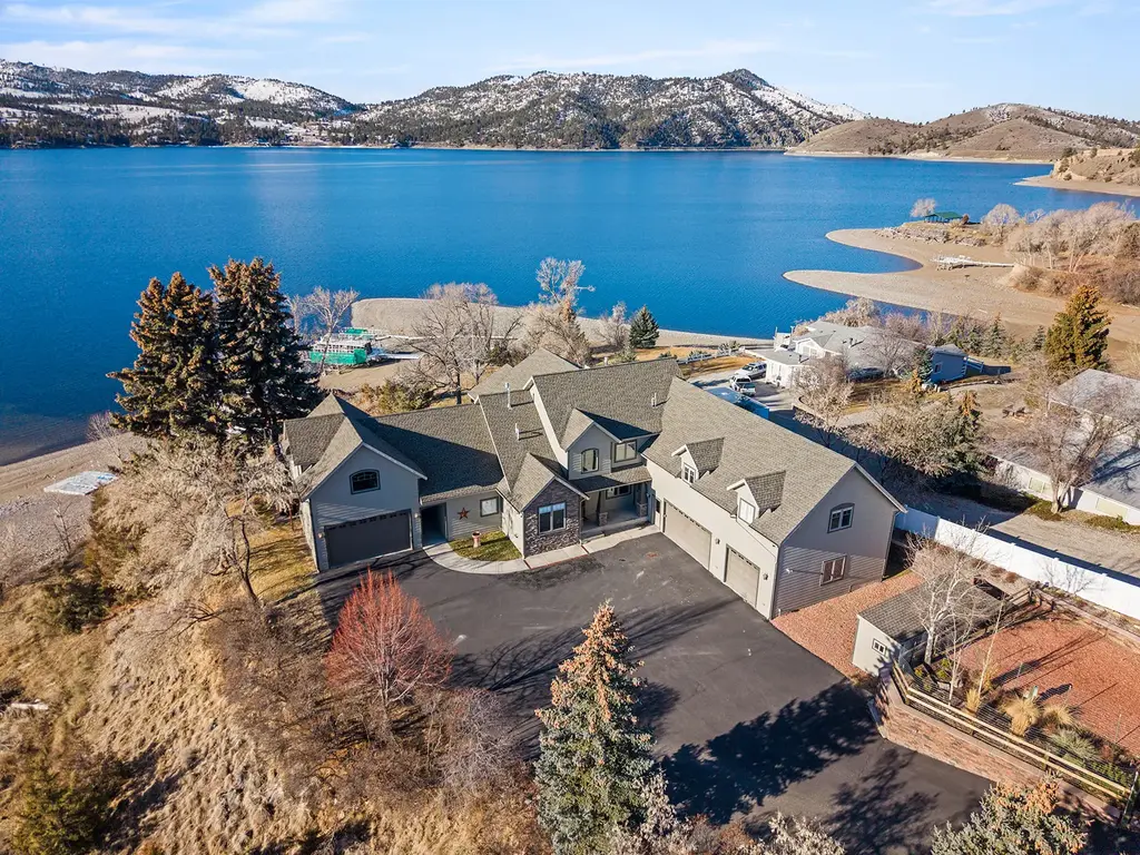 3934 E Shore Drive, Helena