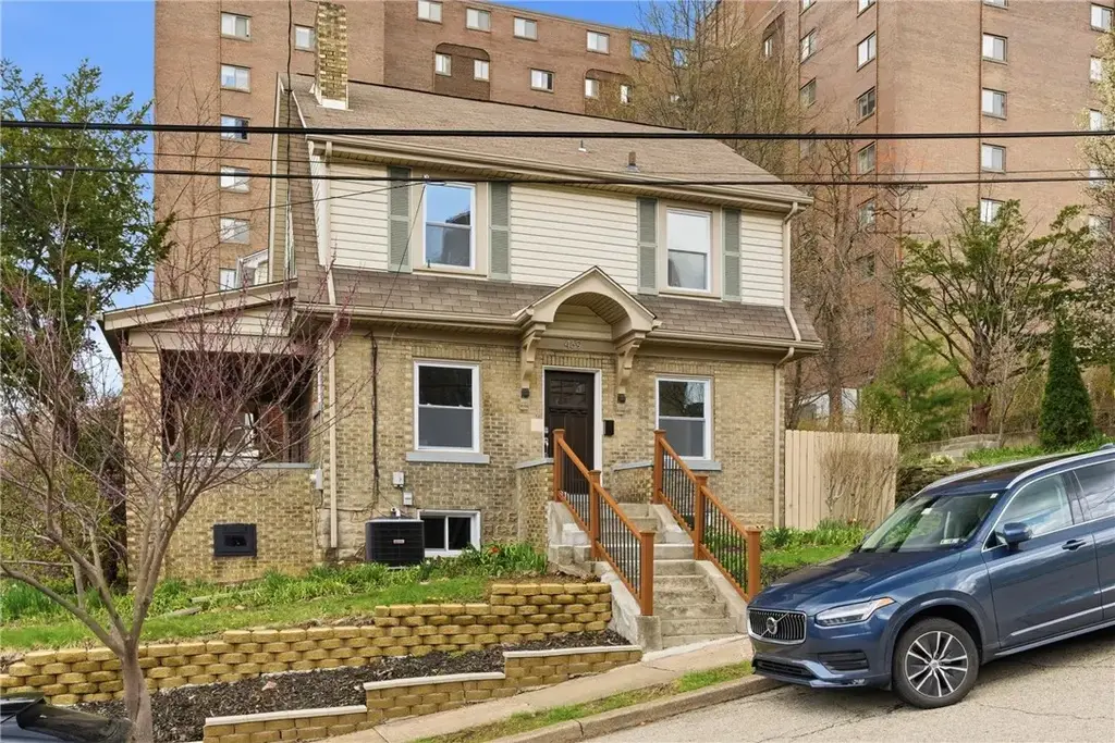469 Kenmont Avenue , Mt Lebanon