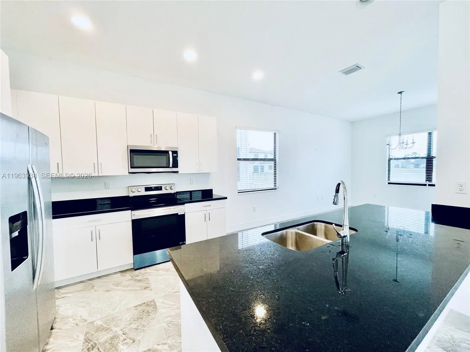 Photo of Listing #A11963938