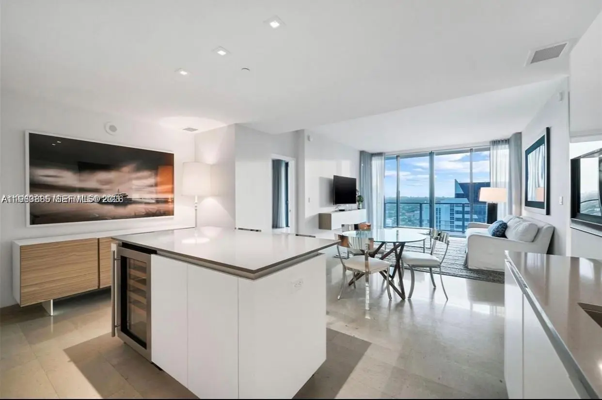 Photo of Listing #A11963885