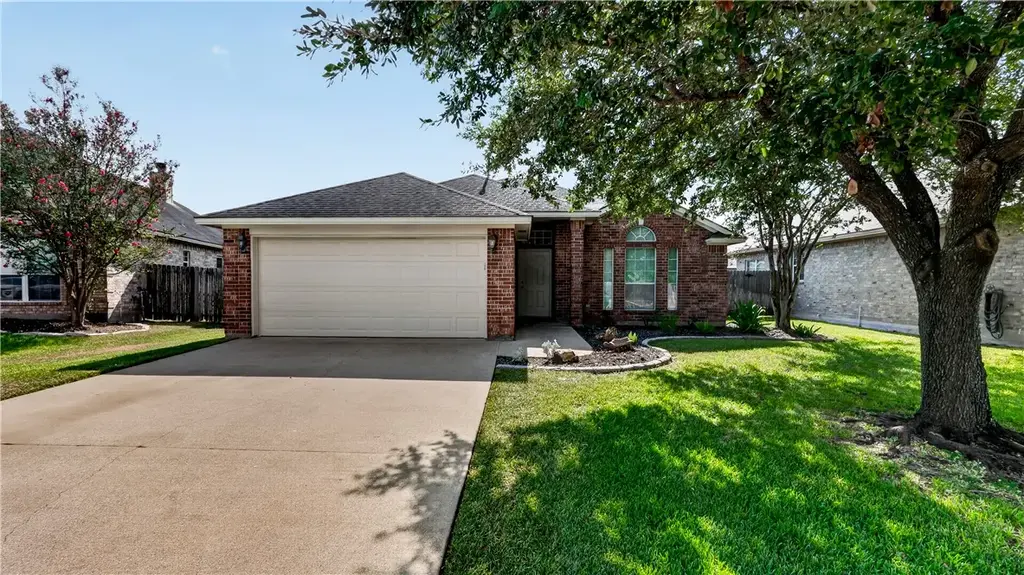 3806 Dresden Lane, College Station