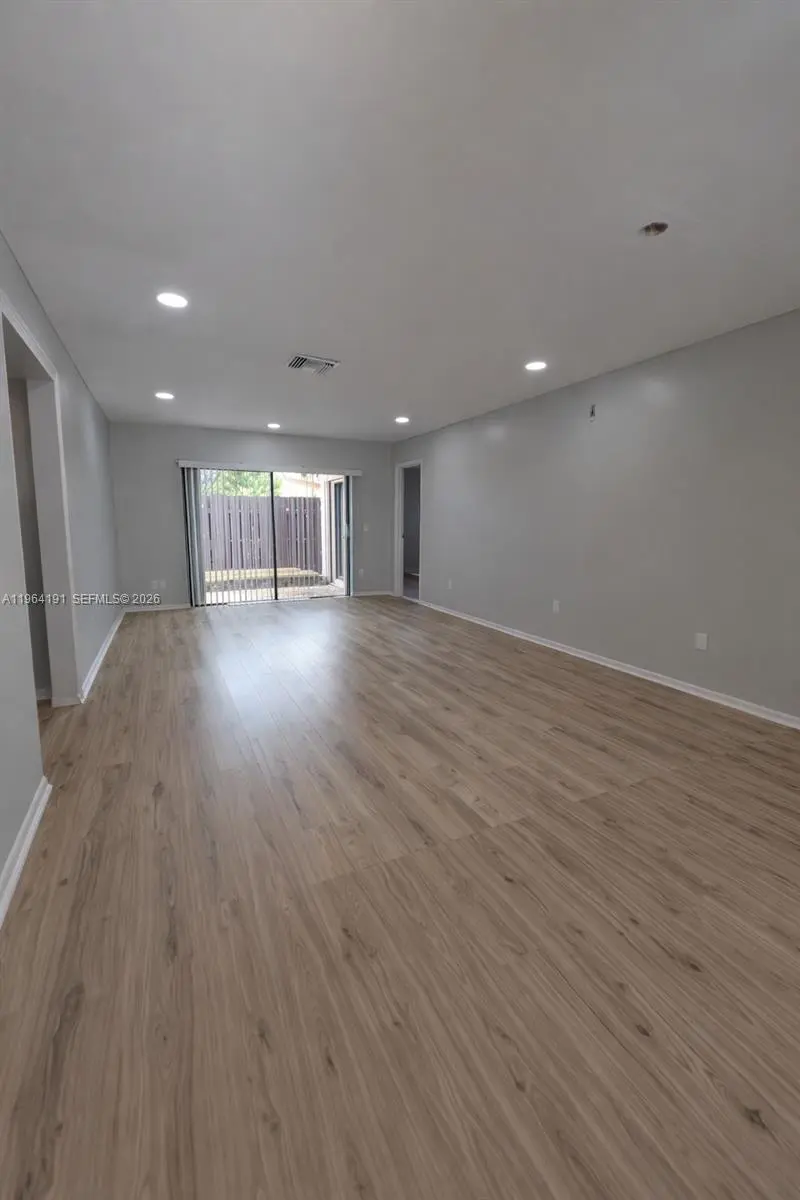 Photo of Listing #A11964191