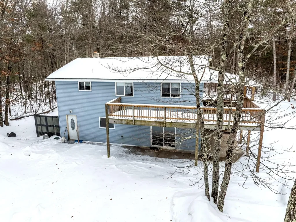 N11475 Post Lake Dr, Elcho